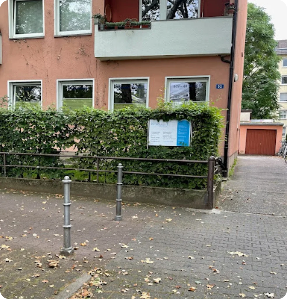 Eingang zur Praxis, Am Tiergarten 52 in Frankfurt